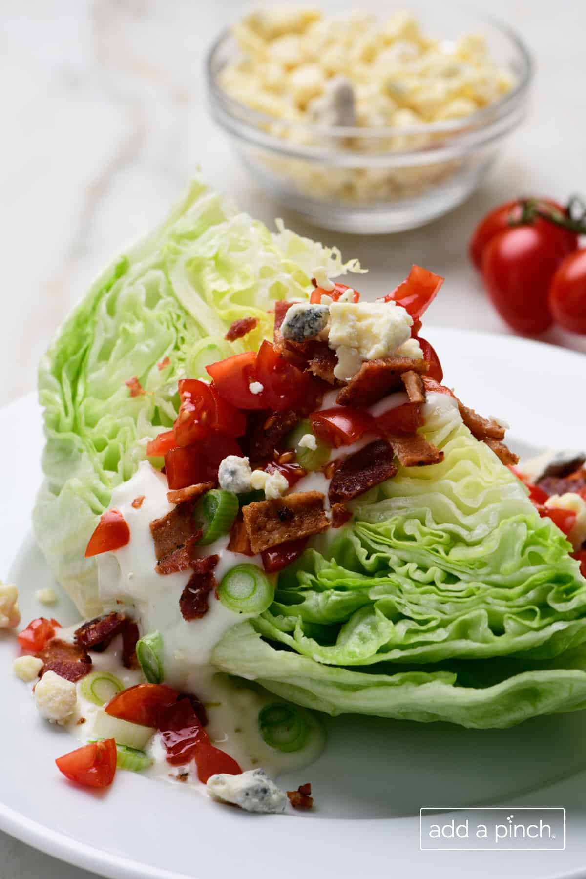 Crafting the Perfect Maytag Wedge Salad: Steakhouse Secrets & Dressing
